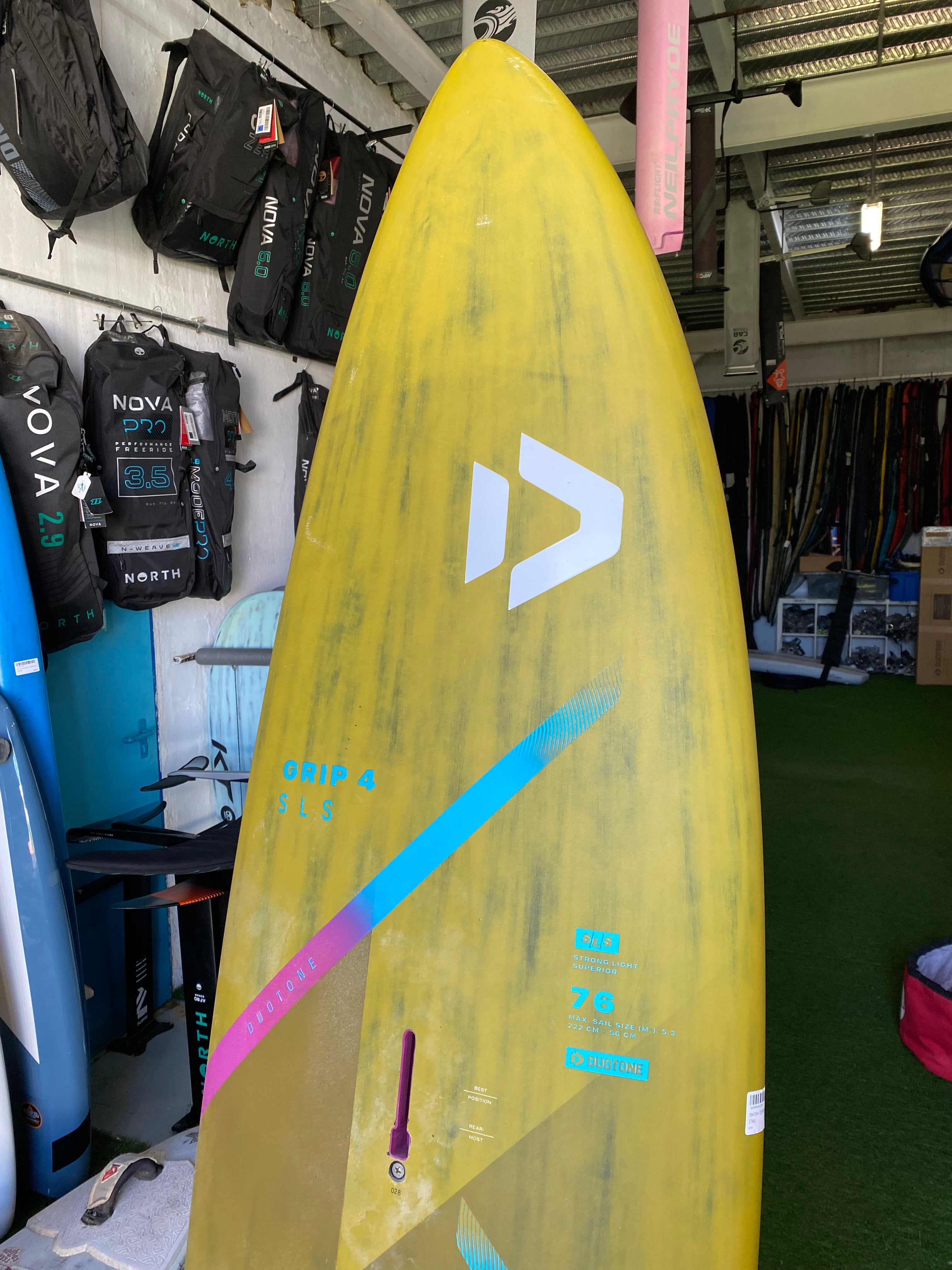 DUOTONE tabla GRIP 4 SLS 76lt Segunda Mano