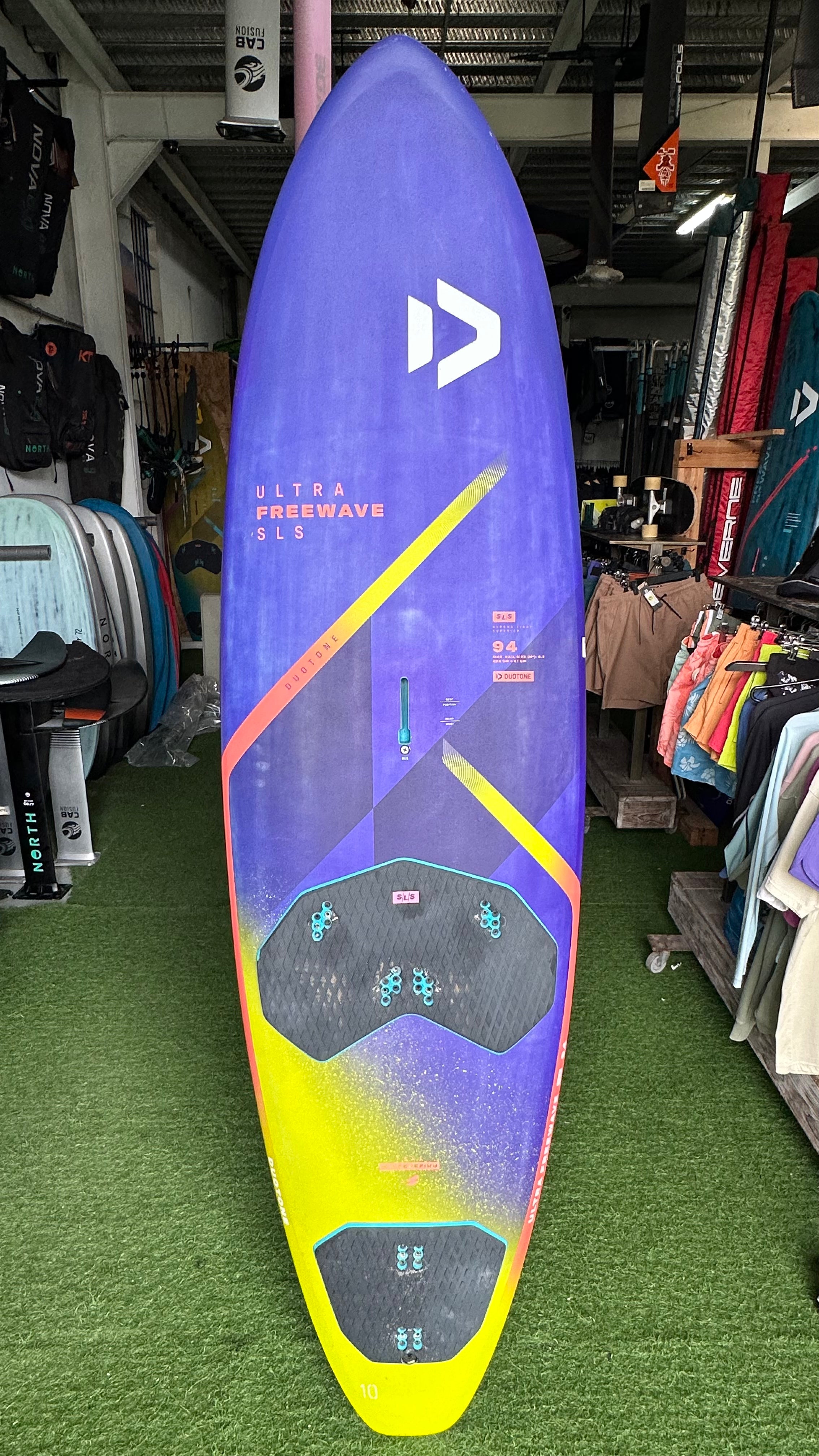 DUOTONE Ultra Freewave sls 94L Segunda Mano