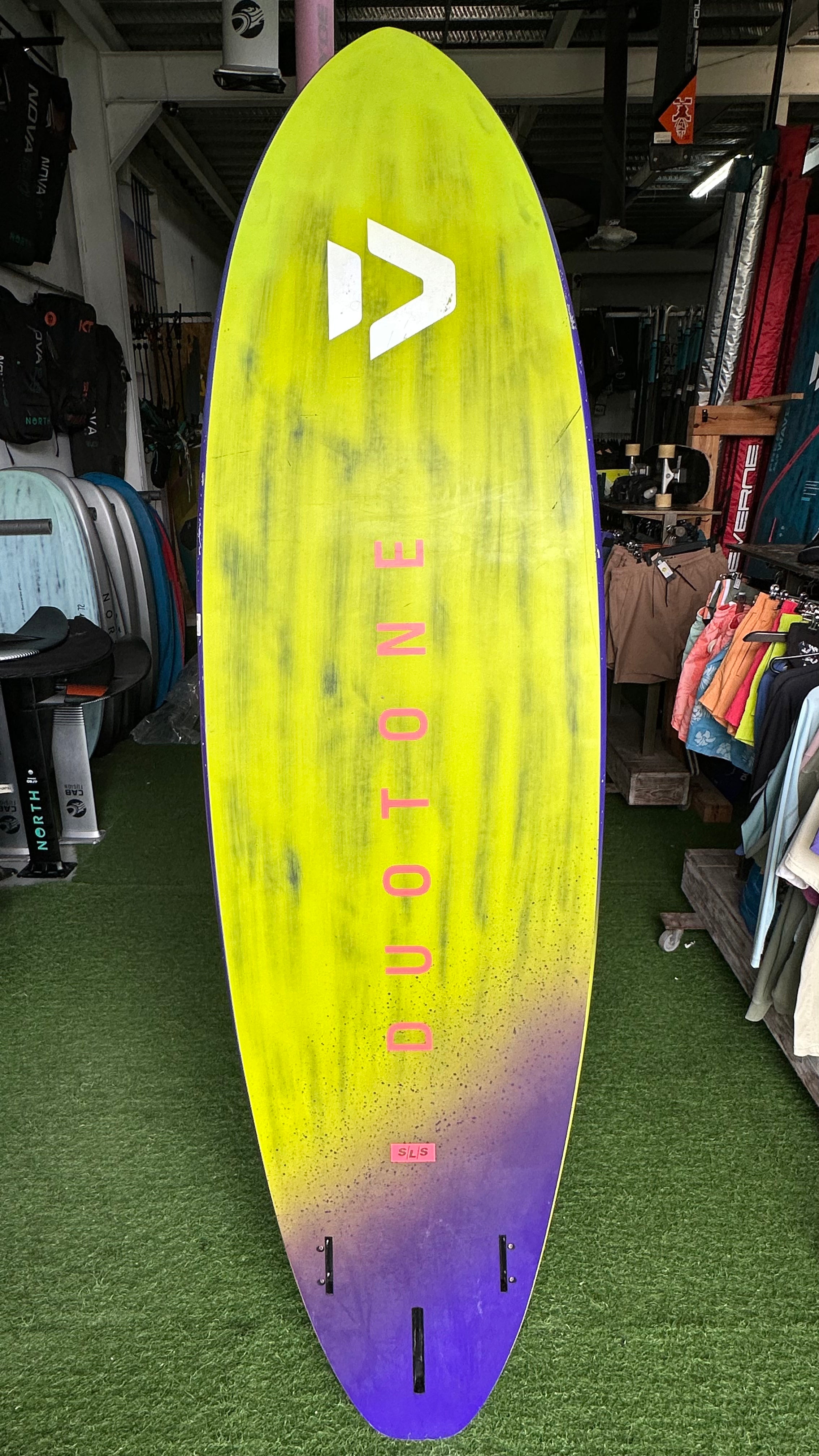 DUOTONE Ultra Freewave sls 94L Segunda Mano