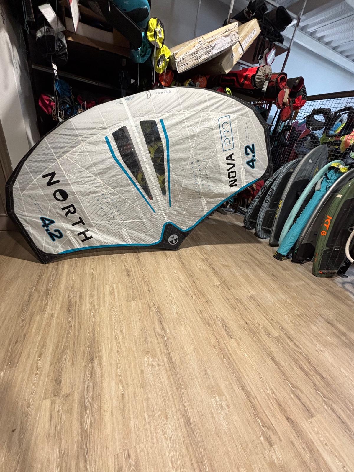 Wing Nova PRO 4.2 2025 con botavara