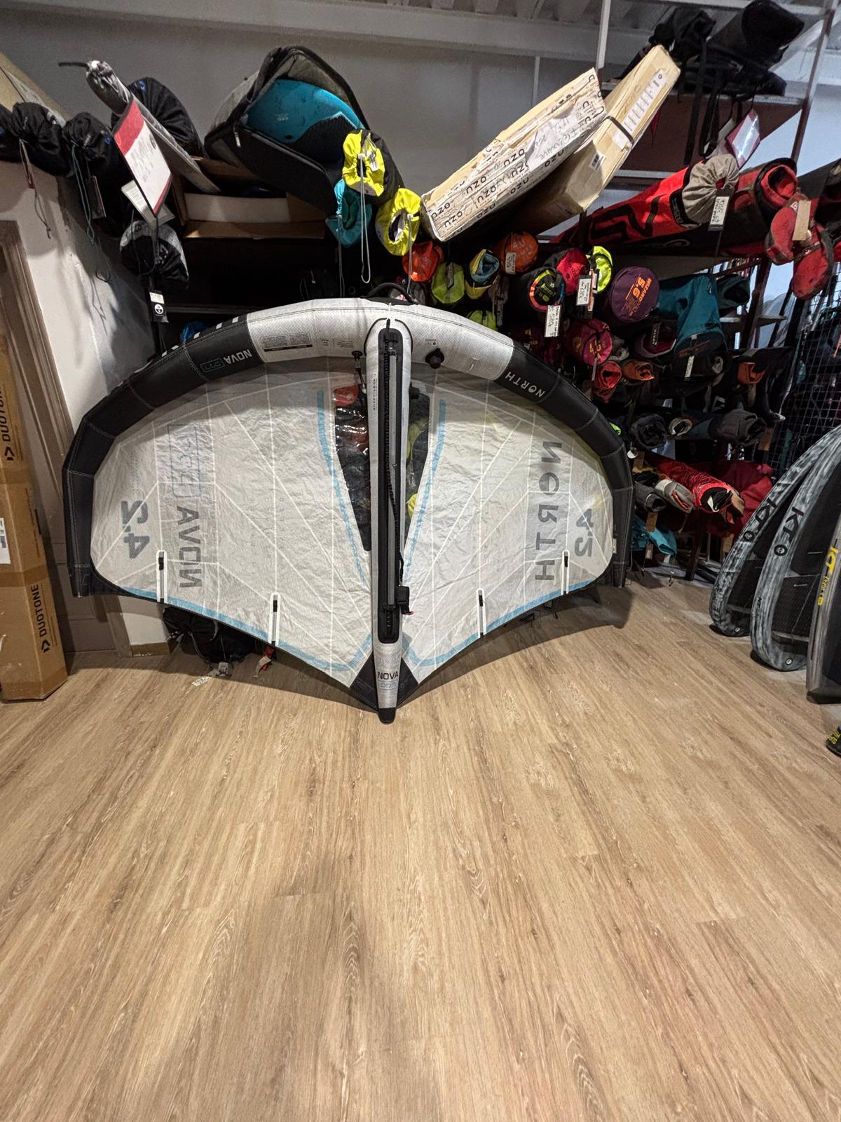 Wing Nova PRO 4.2 2025 con botavara