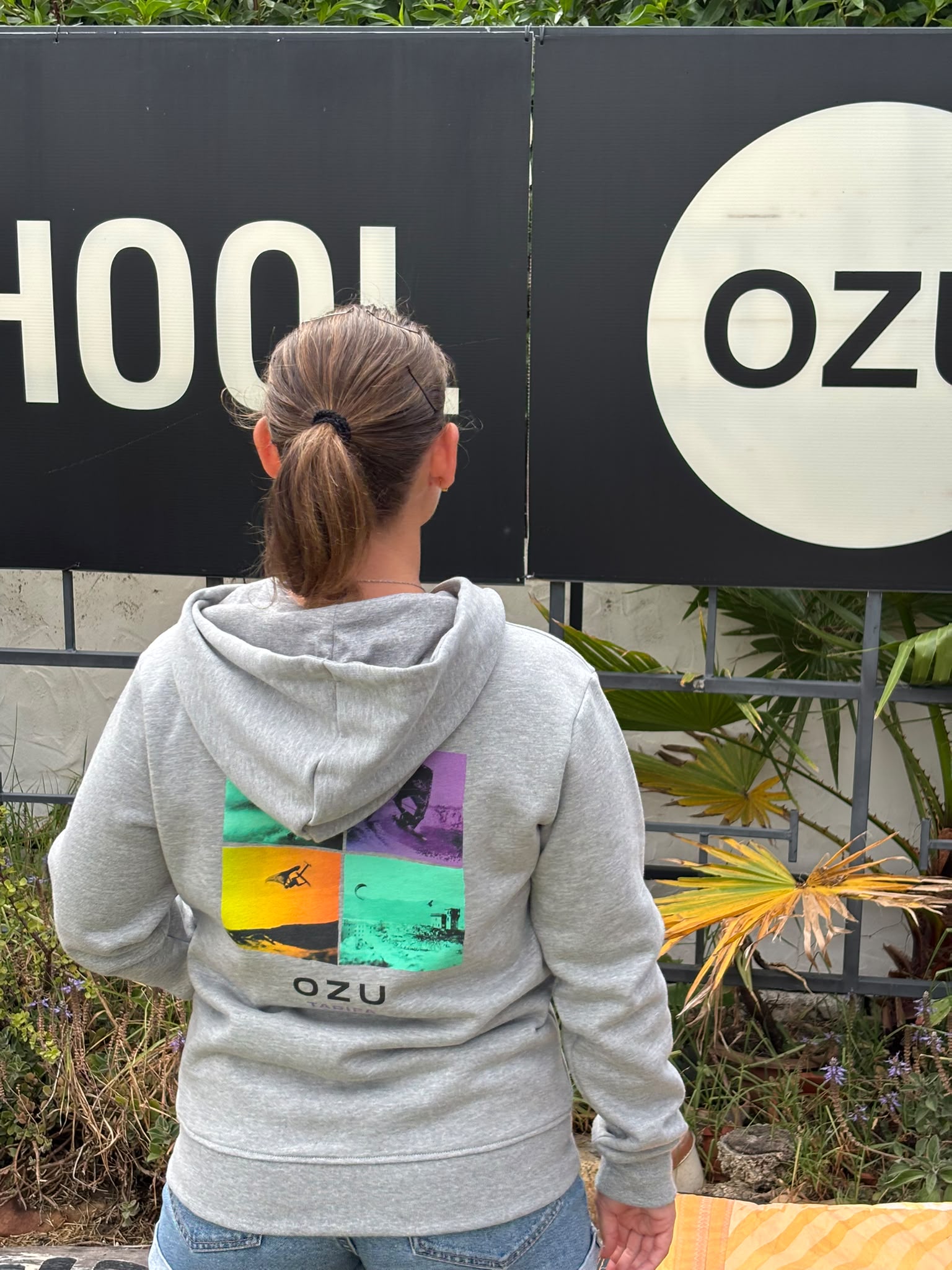 Ozu Slim Zip Hoodie
