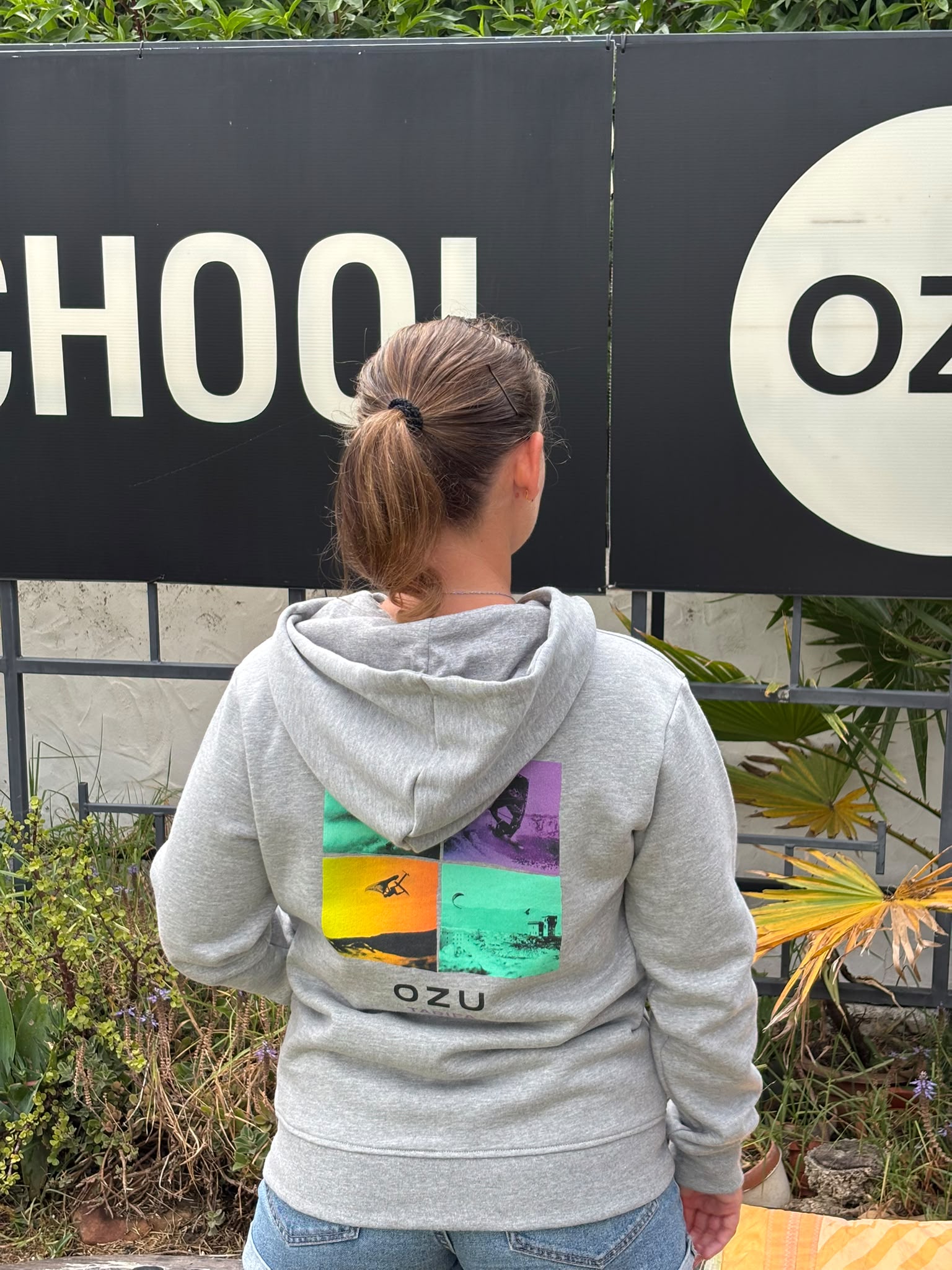 Ozu Slim Zip Hoodie