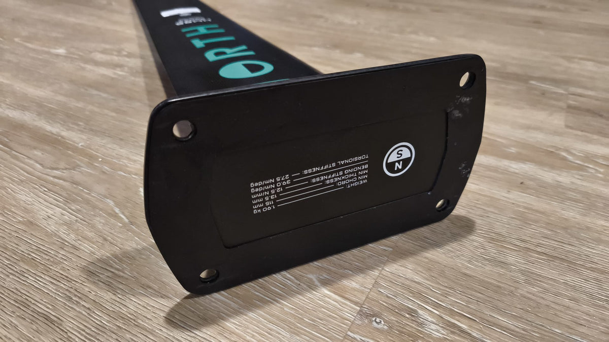 North Sonar UHM85 Carbon Mast